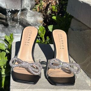 Journee Collection Fenella Heels w Rhinestone Bows